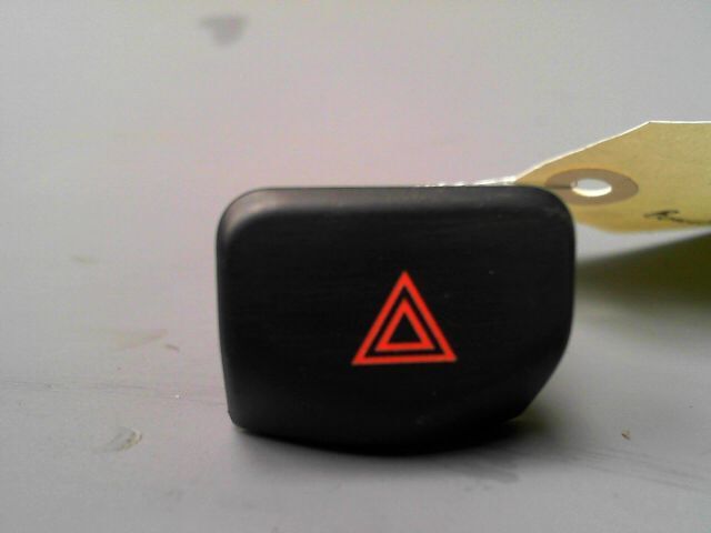 Bouton de warning NISSAN NOTE 1.5 dCi 86ch Life + Diesel - 1