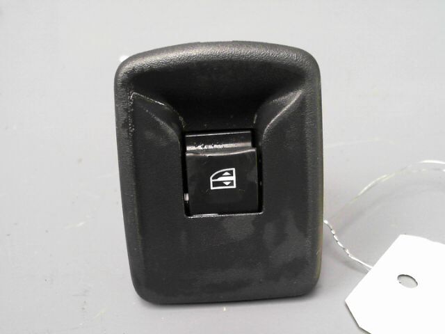Interrupteur de leve vitre avant droit DACIA SANDERO 0.9 Tce 90ch Ambiance Essence - 1