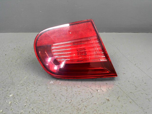 Feu arriere secondaire gauche (feux) VOLKSWAGEN EOS 2.0 TDi 16v FAP 140ch Diesel - 1