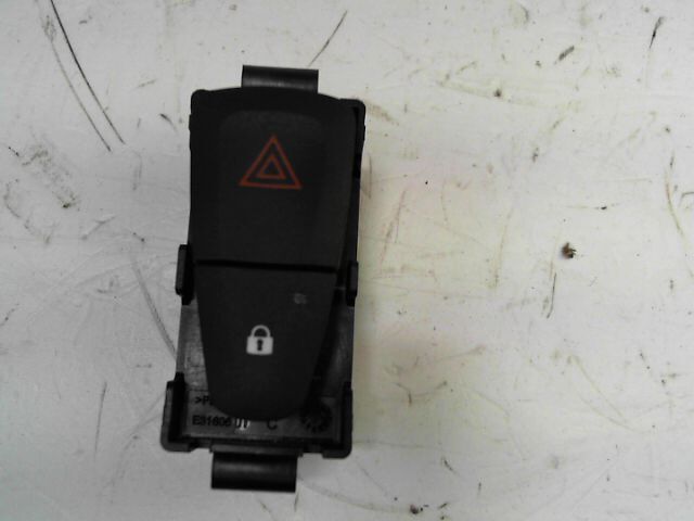 Bouton de warning RENAULT MEGANE 1.5 dCi 110ch FAP Diesel - 1