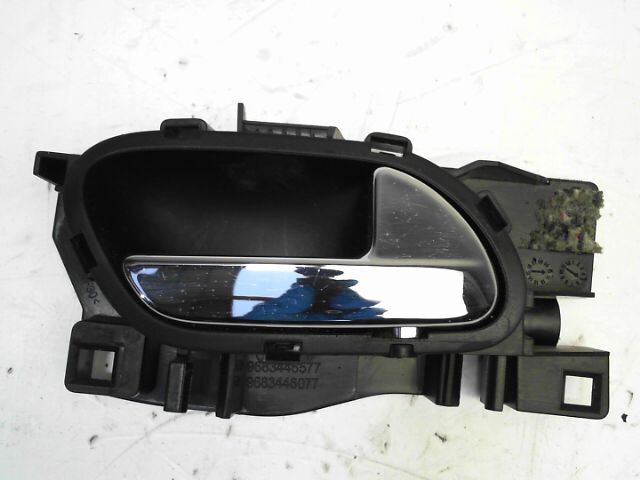 Poignee interieur avant droit CITROEN C3 PICASSO 1.6 HDi 90cv Confort Diesel - 1