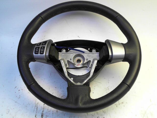 Volant SUZUKI SWIFT Essence - 1