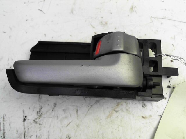 Poignee interieur avant droit SUZUKI SWIFT Essence - 1