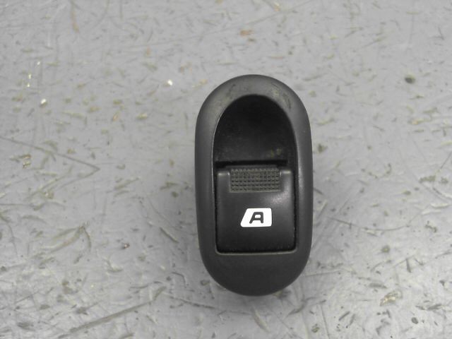 Interrupteur de leve vitre avant gauche C2 1L6HDI Diesel - 1