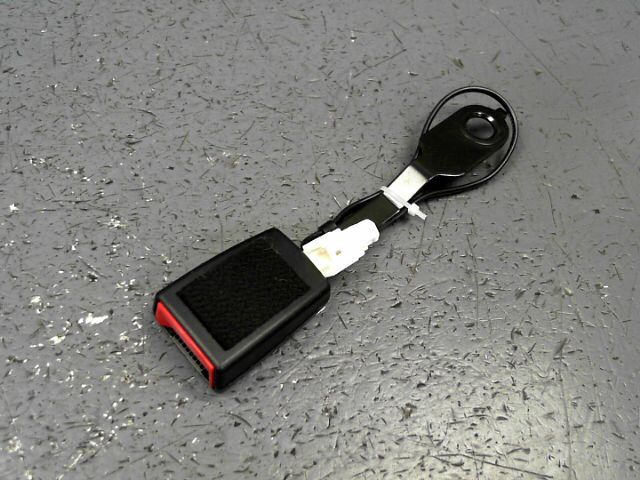Attache ceinture avant droit CITROEN C3 1.2 PureTech 82ch Confort Essence - 1