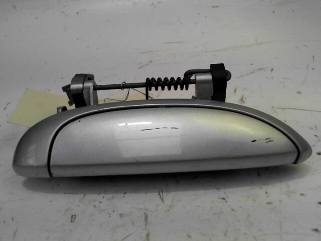 Poignee porte arriere droit RENAULT CLIO 1.2 16v 75cv Essence - 1
