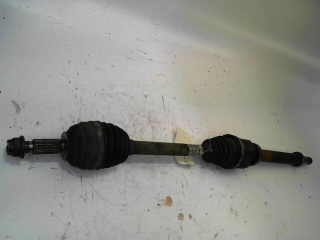 Cardan droit (transmission) RENAULT CLIO 1.5 DCi 85ch Confort Expression Diesel - 1