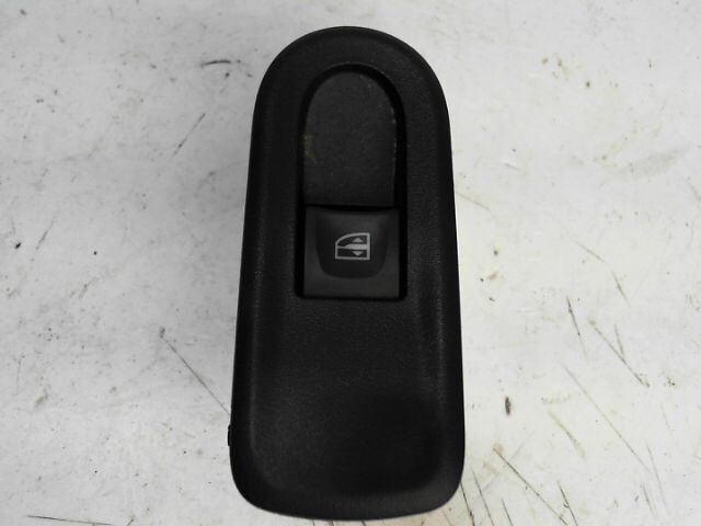Interrupteur de leve vitre arriere gauche DACIA DUSTER 1.5 dCi 110 FAP 4x4 Diesel - 1