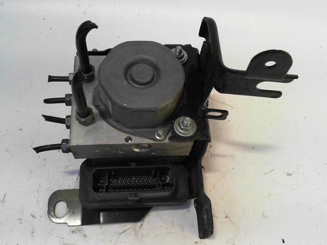 Bloc ABS (freins anti-blocage) PEUGEOT 308 1.6 HDi 92ch FAP Business Pack Diesel - 1