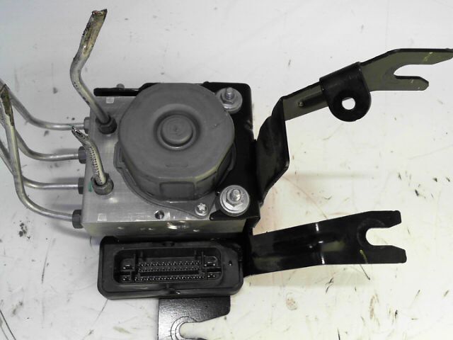 Bloc ABS (freins anti-blocage) DACIA SANDERO 0.9 Tce 90ch Stepway Prestige Essence - 1