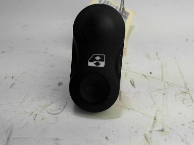 Interrupteur de leve vitre avant gauche DACIA SANDERO 1.5 dCi 70 Stepway Diesel - 1