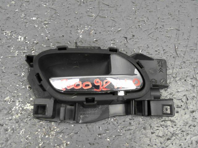 Poignee interieur avant droit PEUGEOT 5008 Diesel - 1
