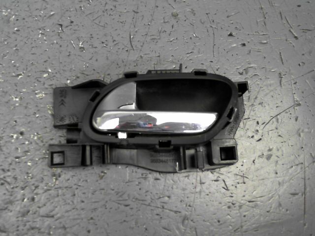Poignee interieur avant gauche PEUGEOT 5008 Diesel - 1