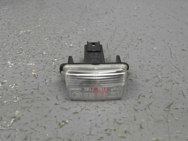 Eclairage de plaque PEUGEOT 5008 Diesel - 1