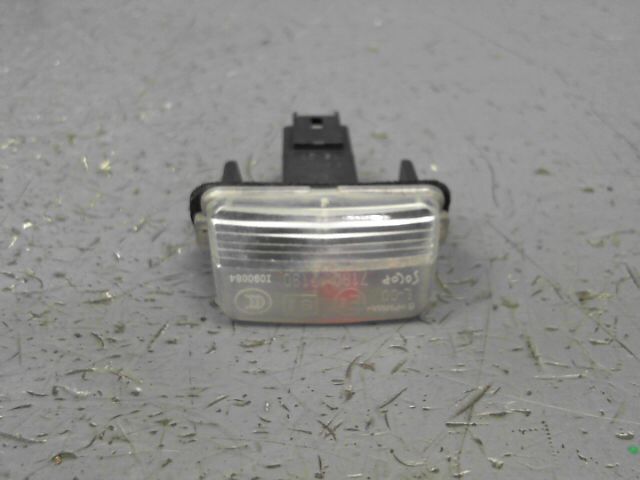 Eclairage de plaque PEUGEOT 5008 Diesel - 1
