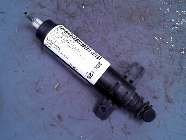 Pompe lave glace avant PEUGEOT 3008 2.0 HDi 163 FAP FÃ©line Auto Diesel - 1