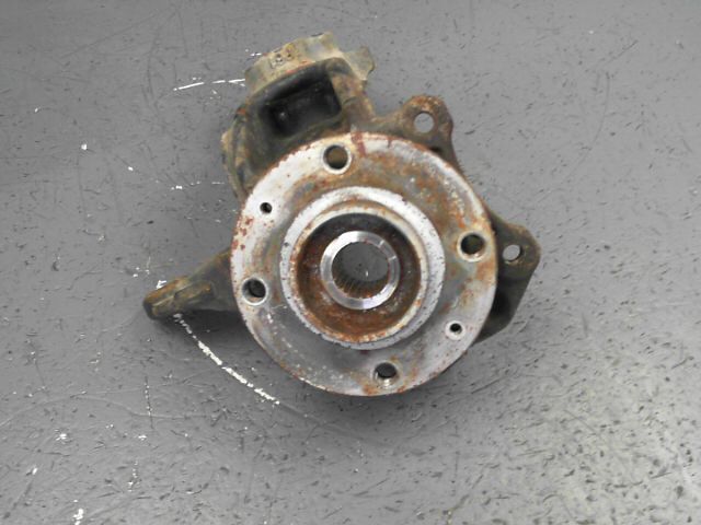 Fusee avant droit PEUGEOT 2008 1.6 e-HDi 92ch FAP FÃ©line Titane Diesel - 1