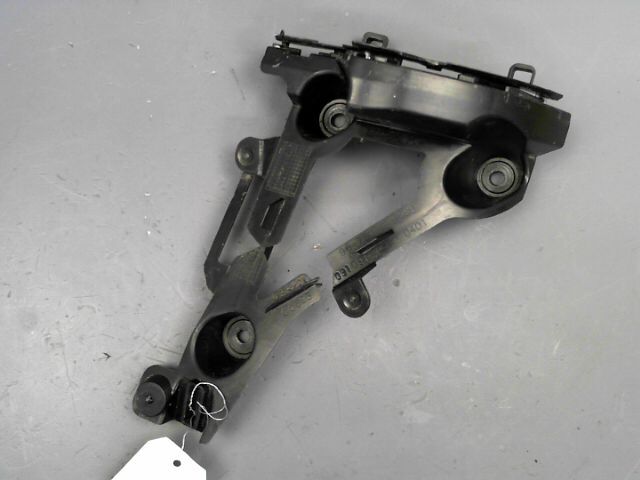 Support de pare chocs arriere PEUGEOT 2008 1.6 e-HDi 92ch FAP FÃ©line Titane Diesel - 1