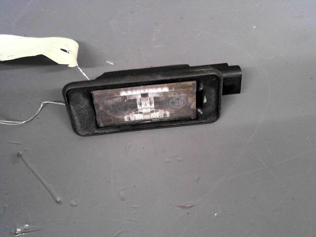 Eclairage de plaque PEUGEOT 2008 1.6 e-HDi 92ch FAP FÃ©line Titane Diesel - 1