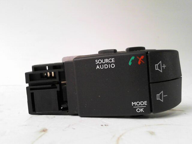 Commande autoradio RENAULT CLIO Essence - 1
