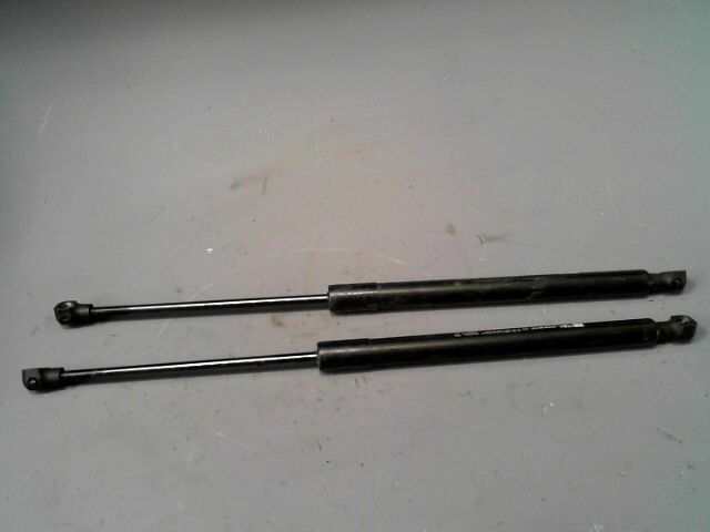 Verin de coffre RENAULT CLIO Essence - 1