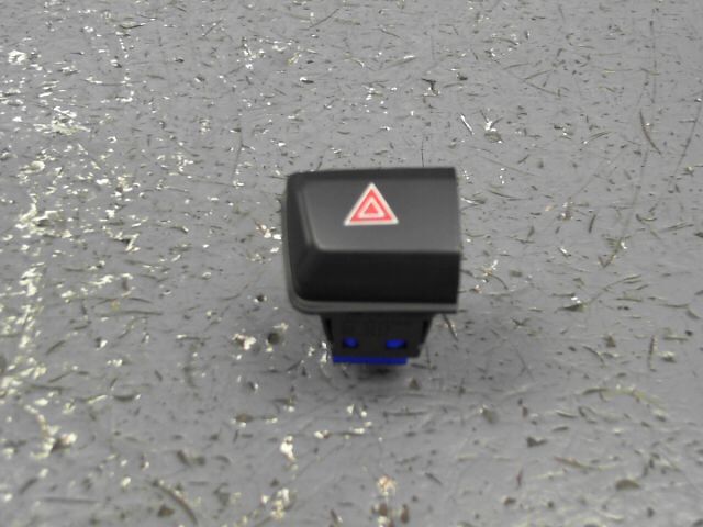 Bouton de warning PEUGEOT 208 1.6 Blue HDi 100ch FAP Affaire Diesel - 1