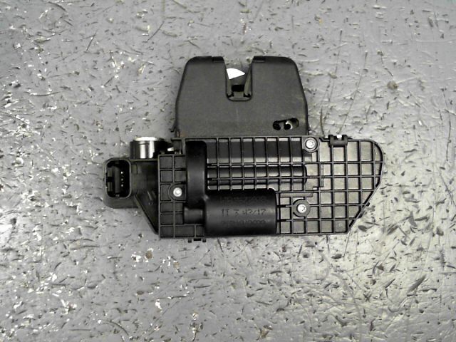 Serrure de hayon PEUGEOT 208 1.6 Blue HDi 100ch FAP Affaire Diesel - 1