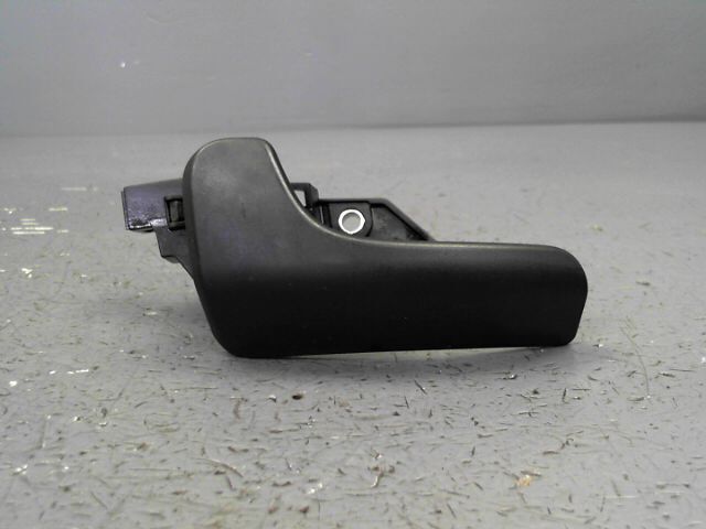 Poignee interieur avant gauche PEUGEOT BOXER 2.2 HDi 130ch FAP Pack CD Clim Diesel - 1