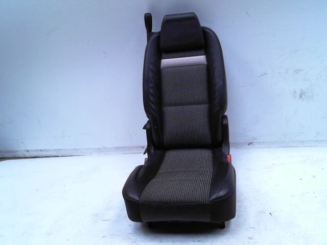 Siege arriere central PEUGEOT 307 1.6HDi 16v FAP 110ch Oxygo Diesel - 1