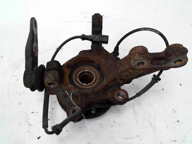 Fusee avant gauche RENAULT TWINGO 1.2i LEV 16v 75ch Authentique Essence - 1