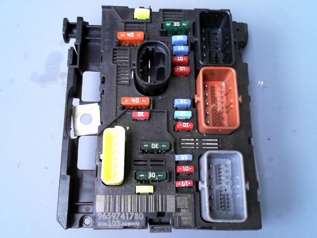 Boitier servitude moteur (BSM) CITROEN C3 1.4 HDi 70 Pack Clim Sensodrive Diesel - 1