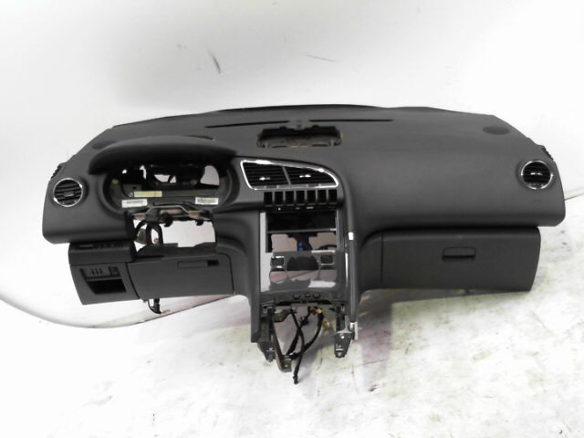 Planche de bord complete PEUGEOT 3008 1.6 HDi 110 FAP Premium Diesel - 1