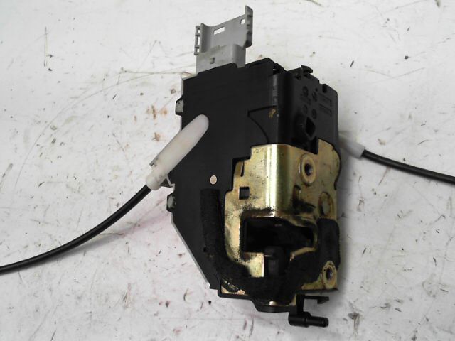 Serrure arriere gauche PEUGEOT 407 Confort 1.6 HDi 16v Diesel - 1