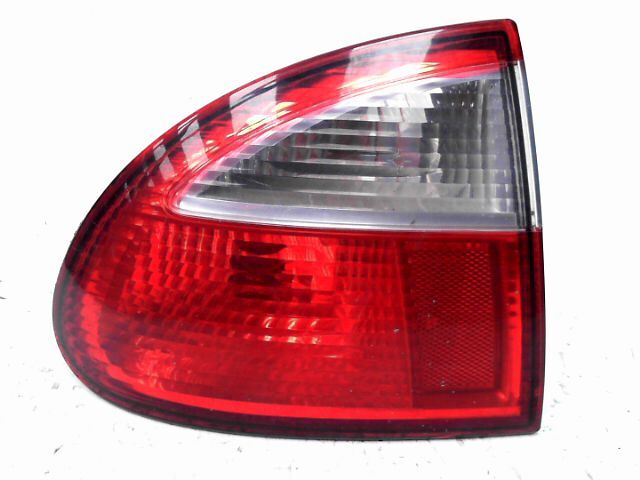 Feu arriere principal gauche (feux) SEAT LEON 1.9 TDi 150 4 Cupra Diesel - 1