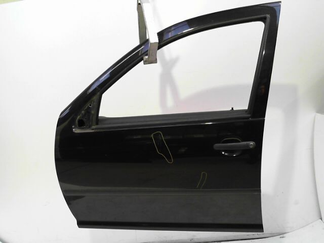 Porte avant gauche VOLKSWAGEN BORA TDi 100 Diesel - 1