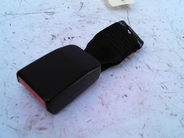 Attache ceinture arriere droit CITROEN SAXO 1.1i Exclusive Essence - 1