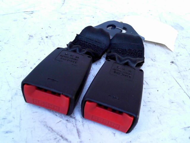 Attache ceinture arriere gauche CITROEN C3 1.4 HDi 70 Diesel - 1
