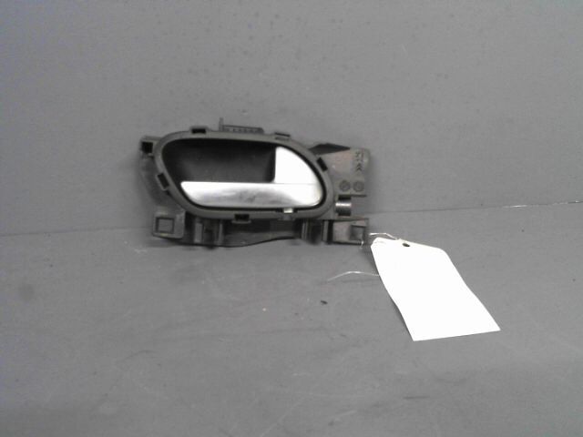Poignee interieur avant droit CITROEN DS3 1.6 e-HDi FAP Executive Diesel - 1
