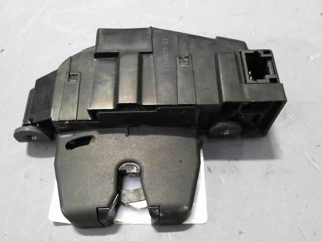 Serrure de hayon PEUGEOT 308 1.6 VTI 120cv Premium Essence - 1