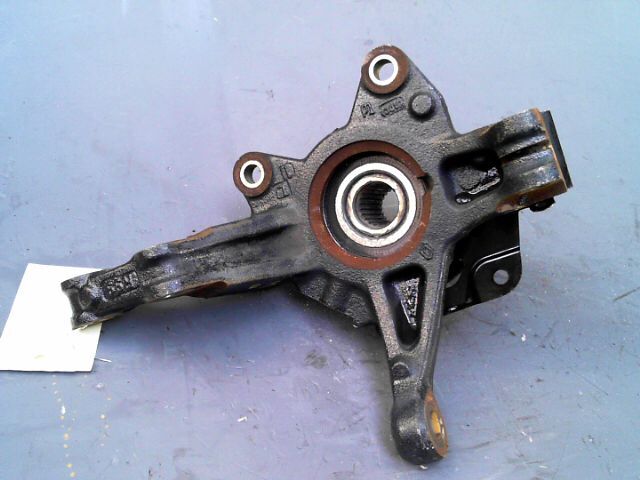 Fusee avant gauche RENAULT CLIO Diesel - 1