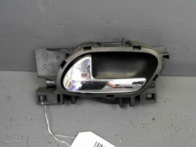 Poignee interieur avant gauche PEUGEOT 207 1.6 HDi 16v 90ch Sport Diesel - 1