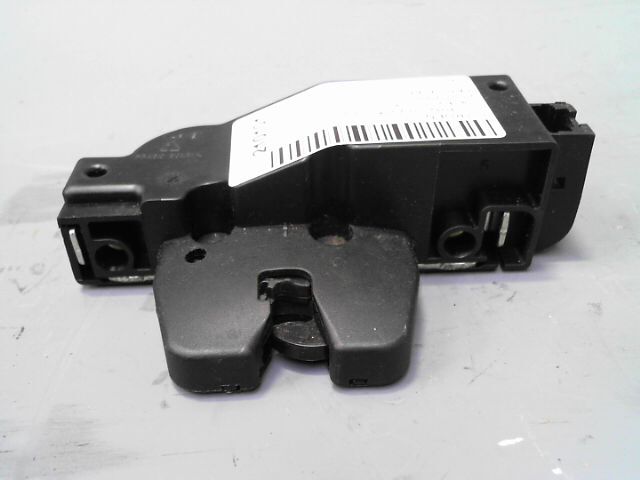 Serrure de hayon CITROEN C3 1.4i Exclusive Essence - 1