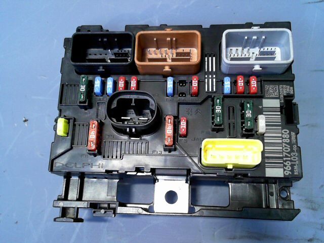 Boitier servitude moteur (BSM) CITROEN C3 1.4i Exclusive Essence - 1