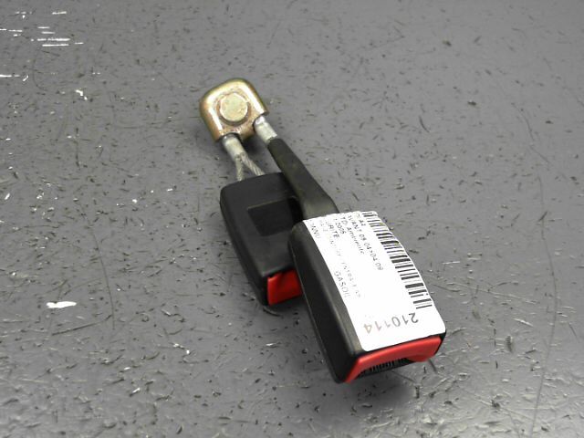 Attache ceinture arriere centrale AUDI A4 2.0 TDi Ambiente Diesel - 1