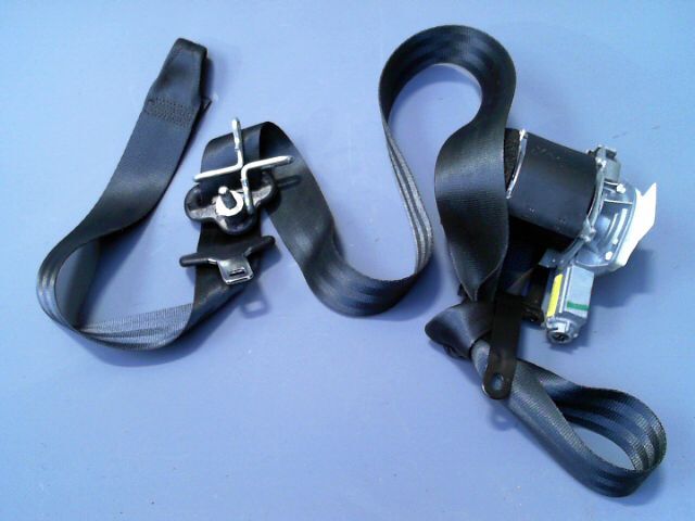 Ceinture avant droit FORD FIESTA 1.4 TDCi Affaires Diesel - 1