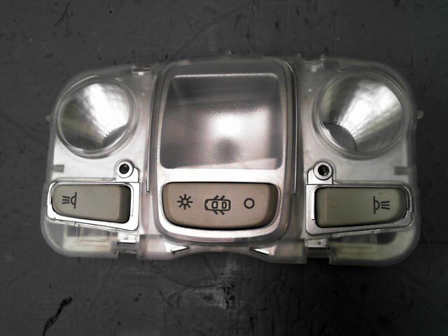 Eclairage de plafonnier CITROEN C4 1.6 HDi 90ch FAP Entreprise Diesel - 1