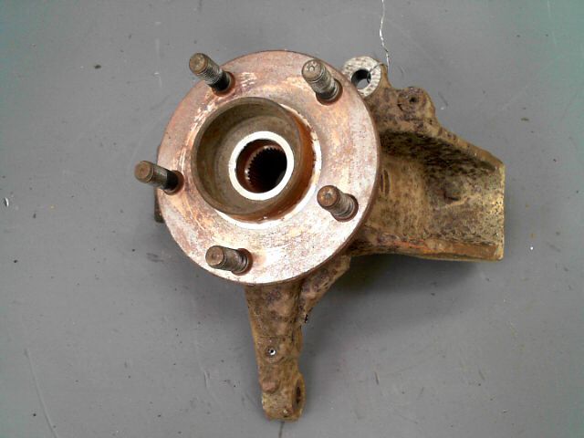 Fusee avant gauche FORD FOCUS 1.8 TDCi 115ch Trend Diesel - 1