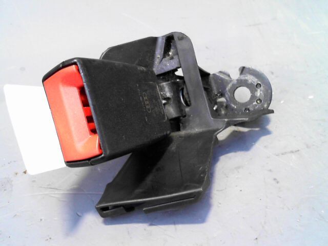 Attache ceinture arriere droit AUDI A6 V6 3.0TDi Ambiente Tiptronic Quattro Diesel - 1