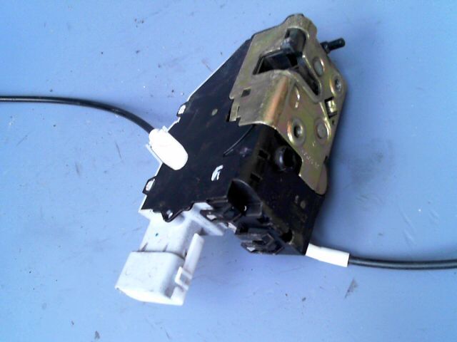 Serrure arriere droit PEUGEOT 407 Sport 2.0 HDi 16v 136ch FAP Diesel - 1