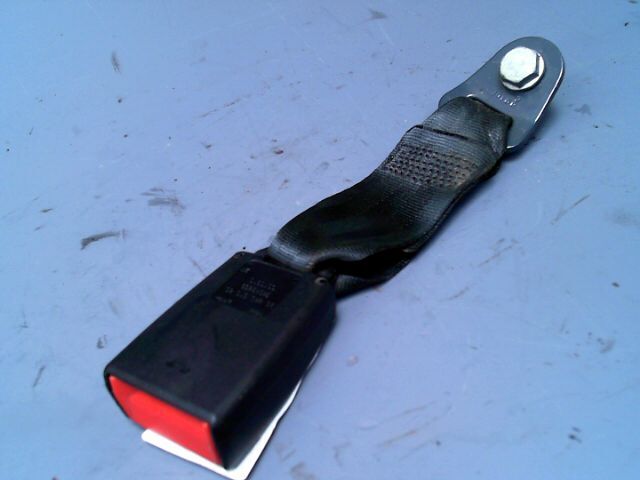 Attache ceinture arriere droit CITROEN C3 1.4 HDI 70ch Exclusive Diesel - 1